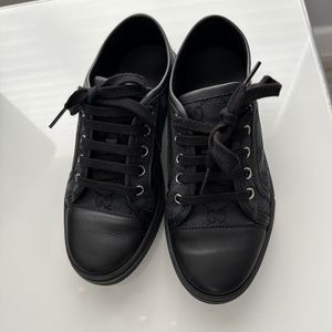 Gucci low top sneakers